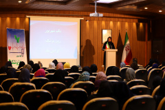 سخنرانی درباره پیشگیری از بیماریهای قلبی عروقی در خانه سلامت شهرداری تهران توسط دکتر اکبر نیک پژوه